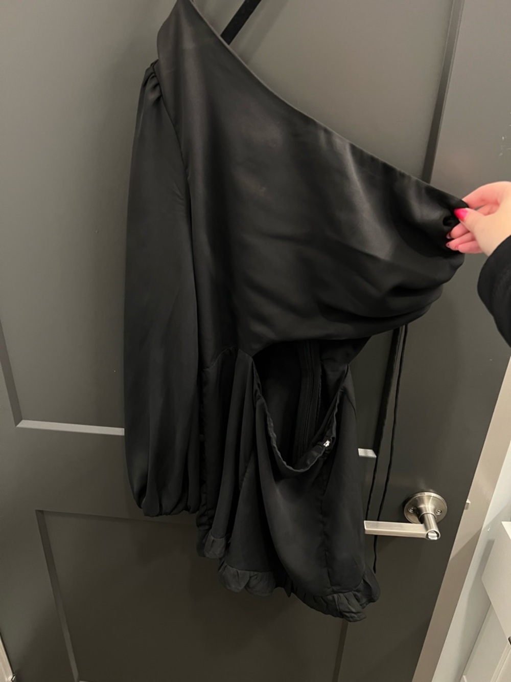 Lulu's Black One-Shoulder Romper